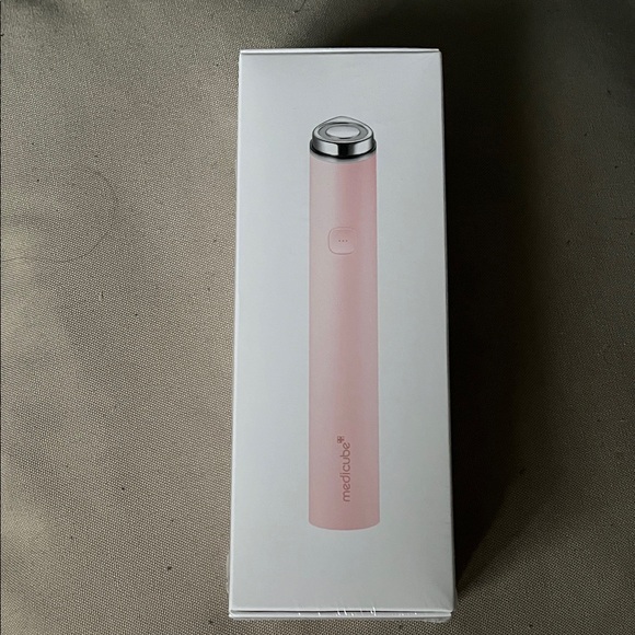 Medicube/ Age R Booster Pro Mini - Picture 1 of 1